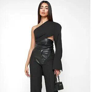 💥CHIC & SEXY💥Manière De Voir One Shoulder "Kimono" Top in Black Leather